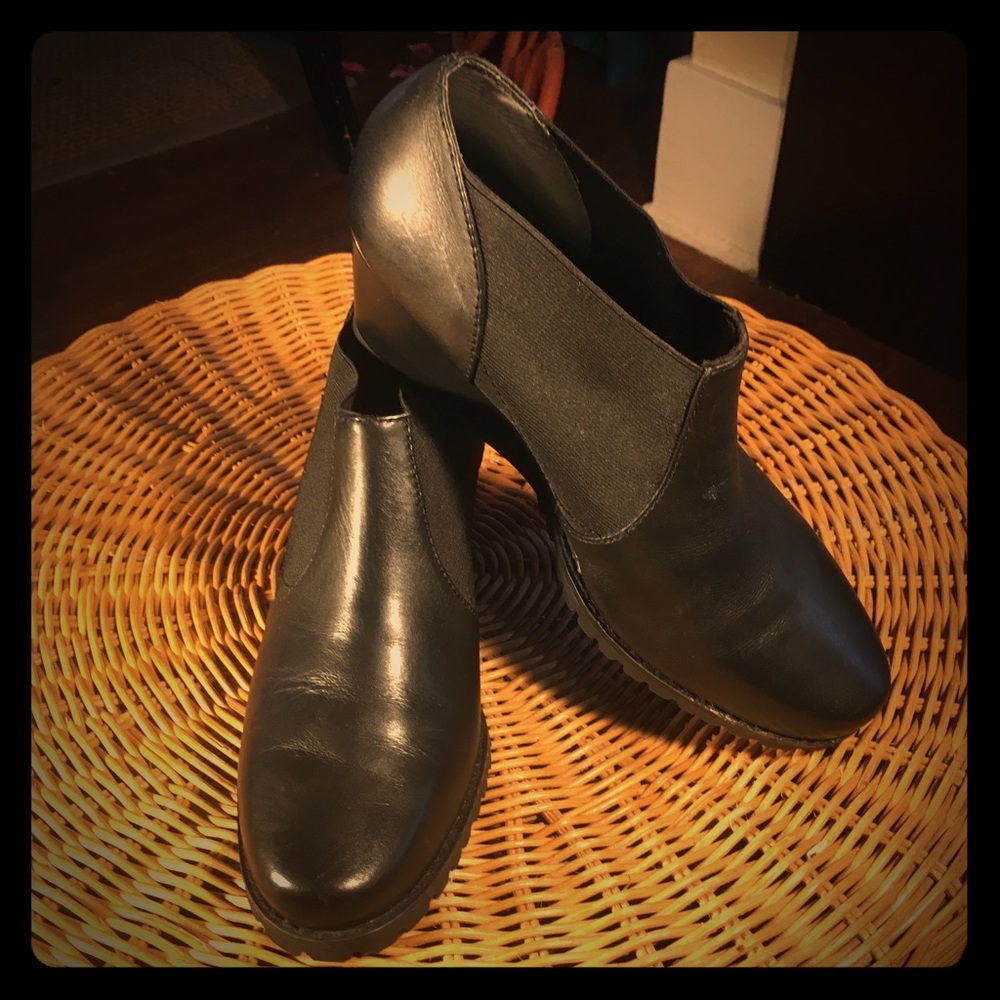 Softwalk Dartmouth Wedge Booties